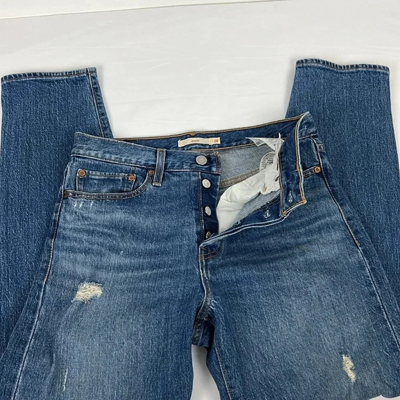 Levi’s Women’s 28 Wedgie Button Fly Distressed Medium Wash Jean - Picture 8 of 14